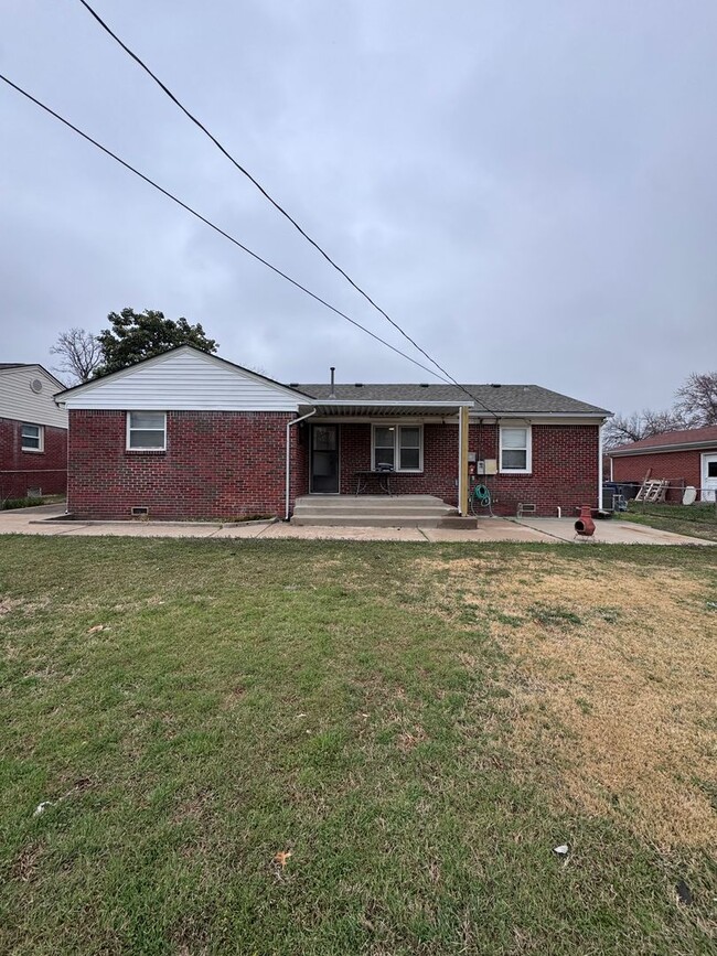 Building Photo - Midtown Charmer 2 Bed 2 Bath! Gorgeous Updates!