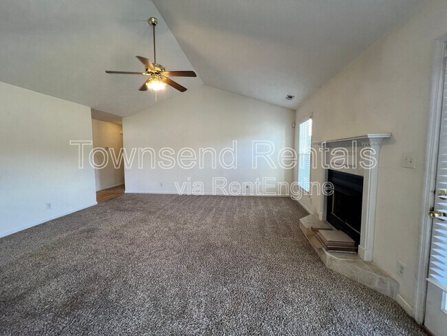 Building Photo - 121 Bugle Call Dr