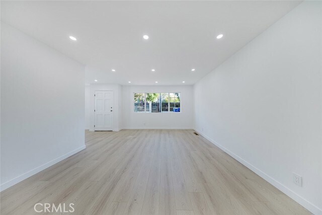 Building Photo - 10431 Las Lunitas Ave