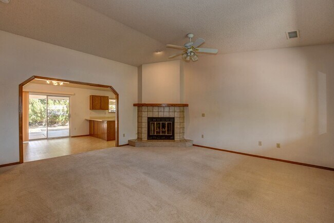 Building Photo - Nice three bedroom two bath home in PV!