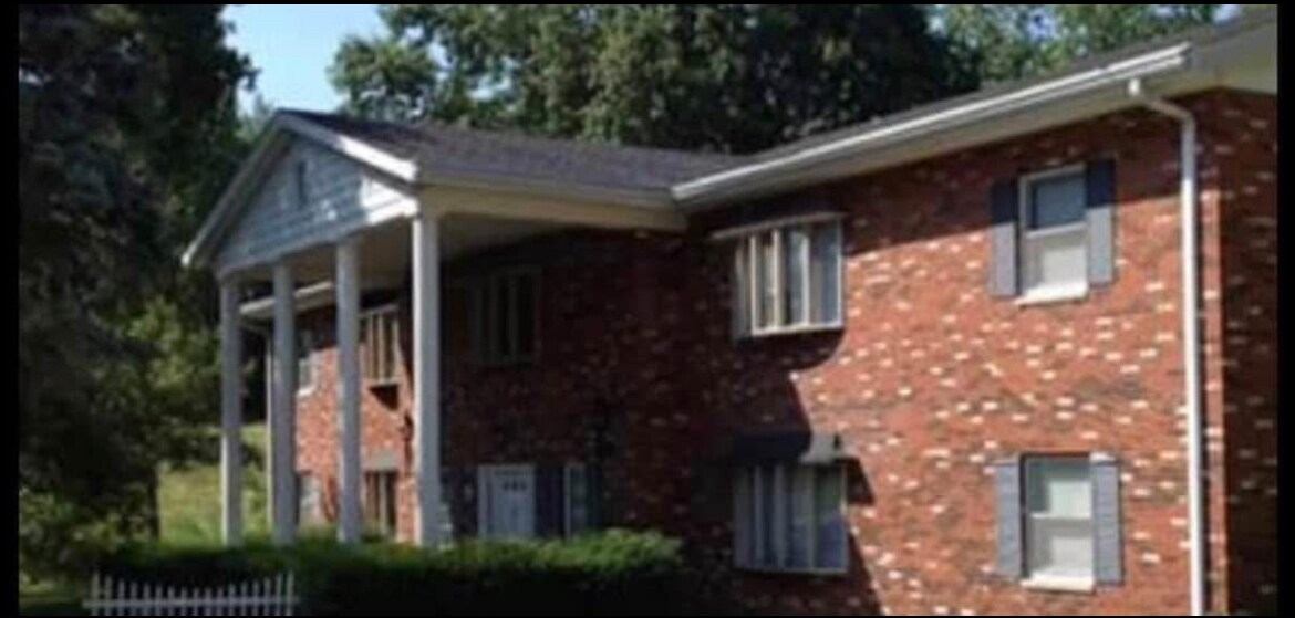 Building Photo - 2526 Rebecca Ct W