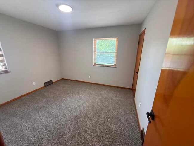 Building Photo - 3816 Cullen Dr