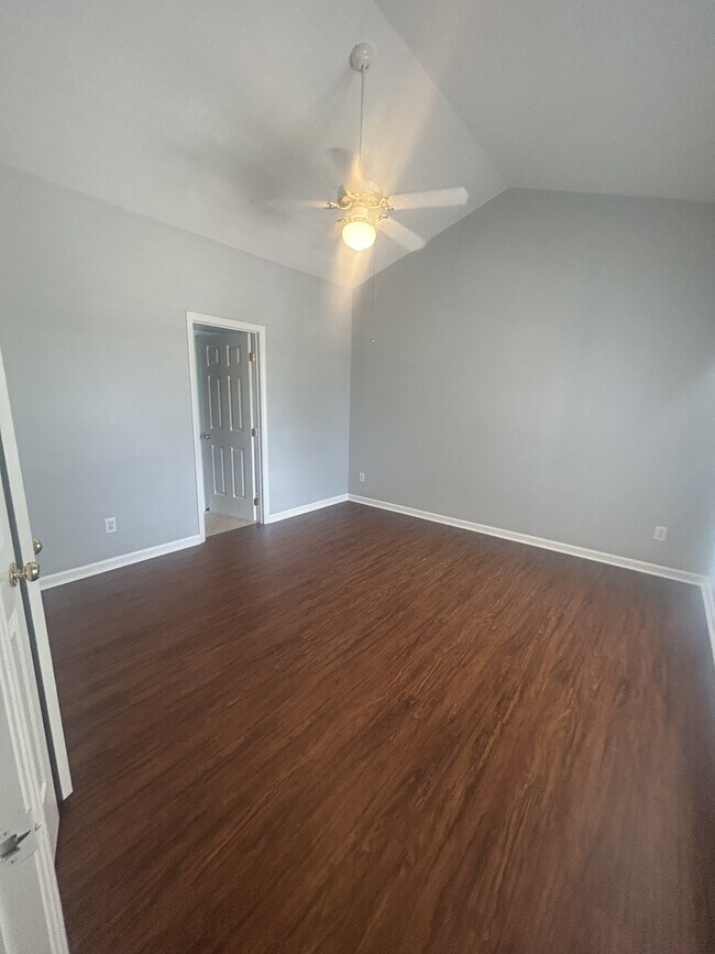 Building Photo - 2208 Castle Pines Dr