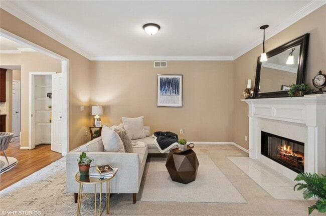 Building Photo - 230 Bluff Oak Dr