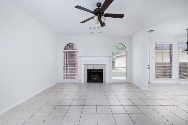 Building Photo - 107 N Sunny Slope Cir