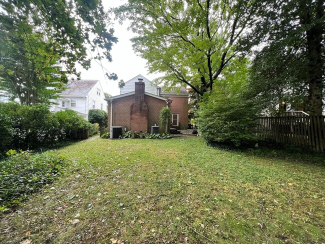 Building Photo - 4br 3.5ba home in Chevy Chase MD