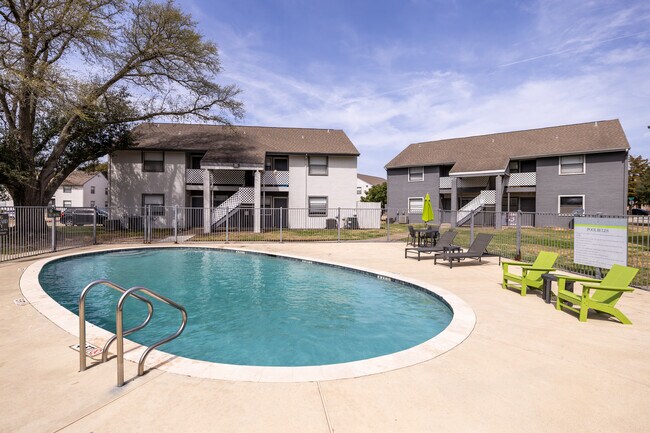 Pool - The Grove at Southwood