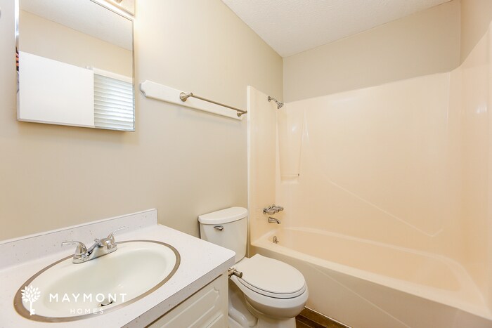 Building Photo - 151 Twin Creek Dr