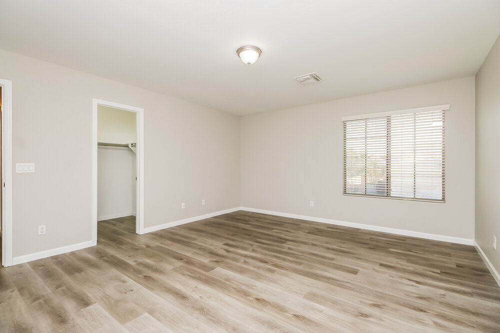 Building Photo - 5480 S Scott Pl