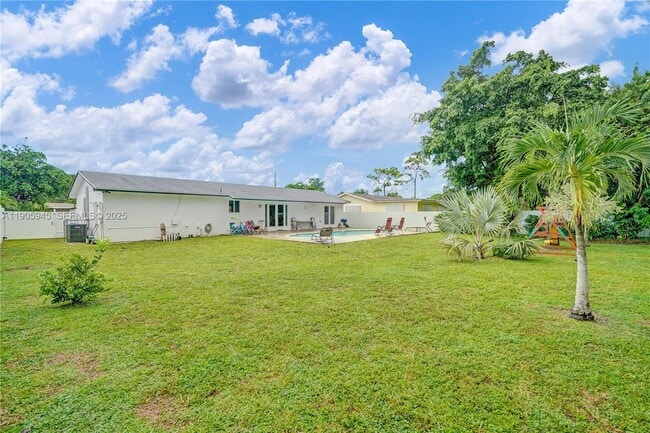 Building Photo - 17000 NW 18th Ave