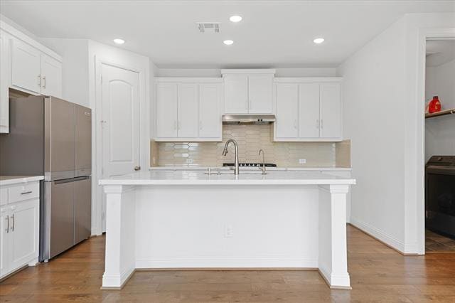 Building Photo - 1549 Pirene Aly