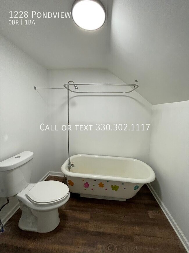 Building Photo - Studio apartment for rent