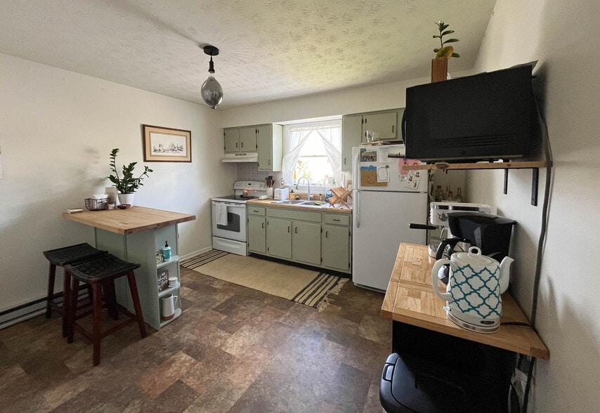 Building Photo - 440 Pleasant View Dr