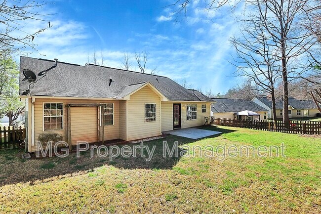 Building Photo - 141 Brookshire Dr