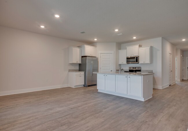 Building Photo - Beautiful 4-Bedroom Home - Arbor Place