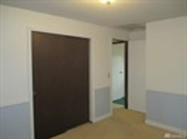 Building Photo - Woodinville Kingsgate Split