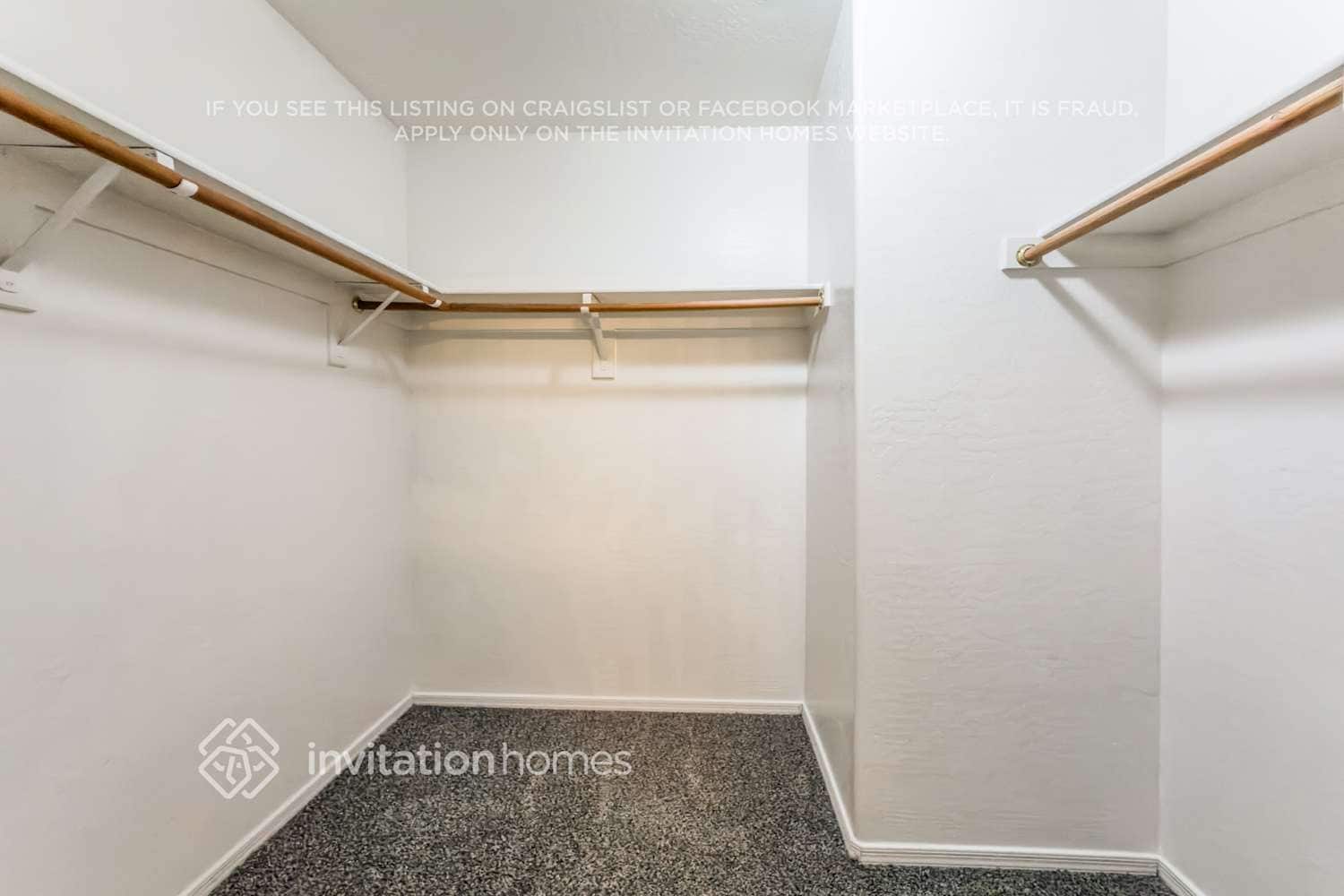 Building Photo - 2724 E Concho Ave