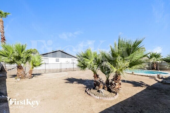 Building Photo - 9605 N 43rd Ln