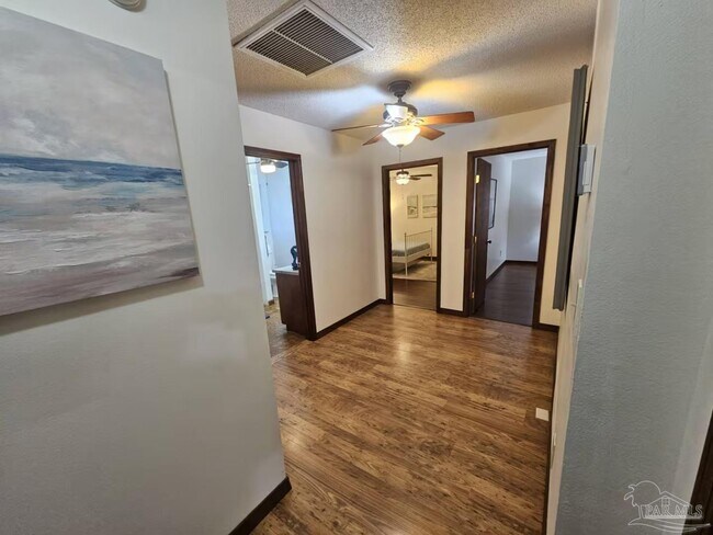 Building Photo - 12113 Longwood Dr