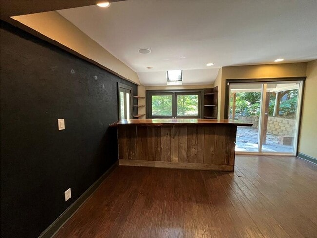 Building Photo - 2237 Chimney Springs Dr