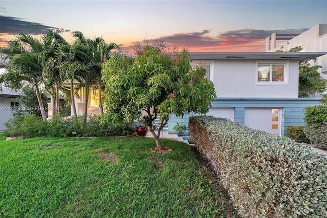 Building Photo - 1361 NE 104th St