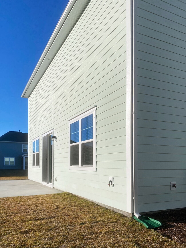 Building Photo - 7047 Shooting Star Way