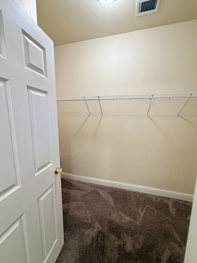 Building Photo - 1736 Berry St