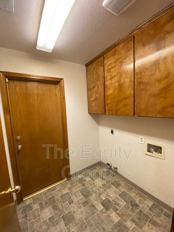 Building Photo - 5817 W Crowley Ave