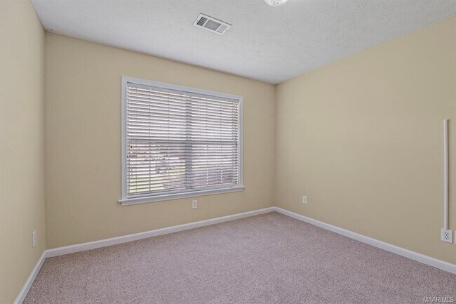 Building Photo - 8990 Stoneridge Pl