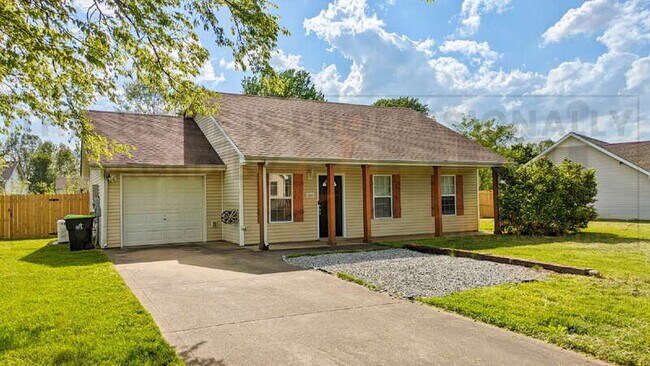 Building Photo - 1042 Waterford Cir