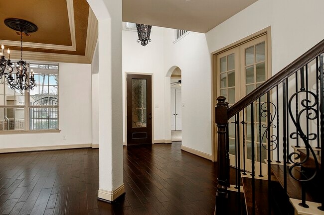 Building Photo - 27 Tioga Pl