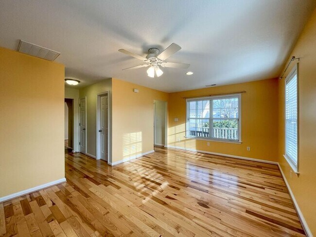 Building Photo - 27 Ridgeland Ln