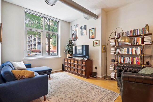 Building Photo - 811 4th St NW