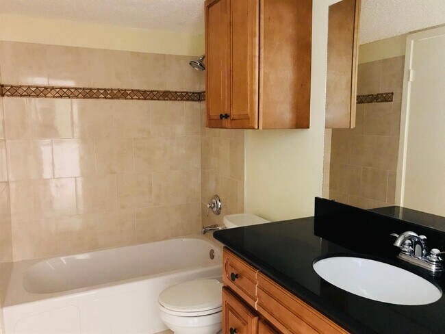 Building Photo - 1900 Bay Area Blvd