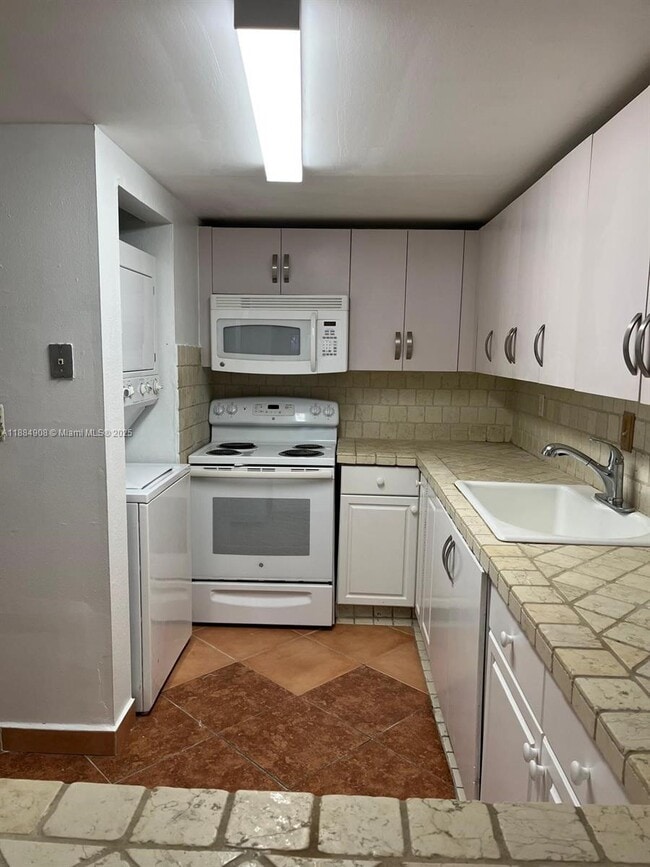 Primary Photo - 10000 NW 80th Ct