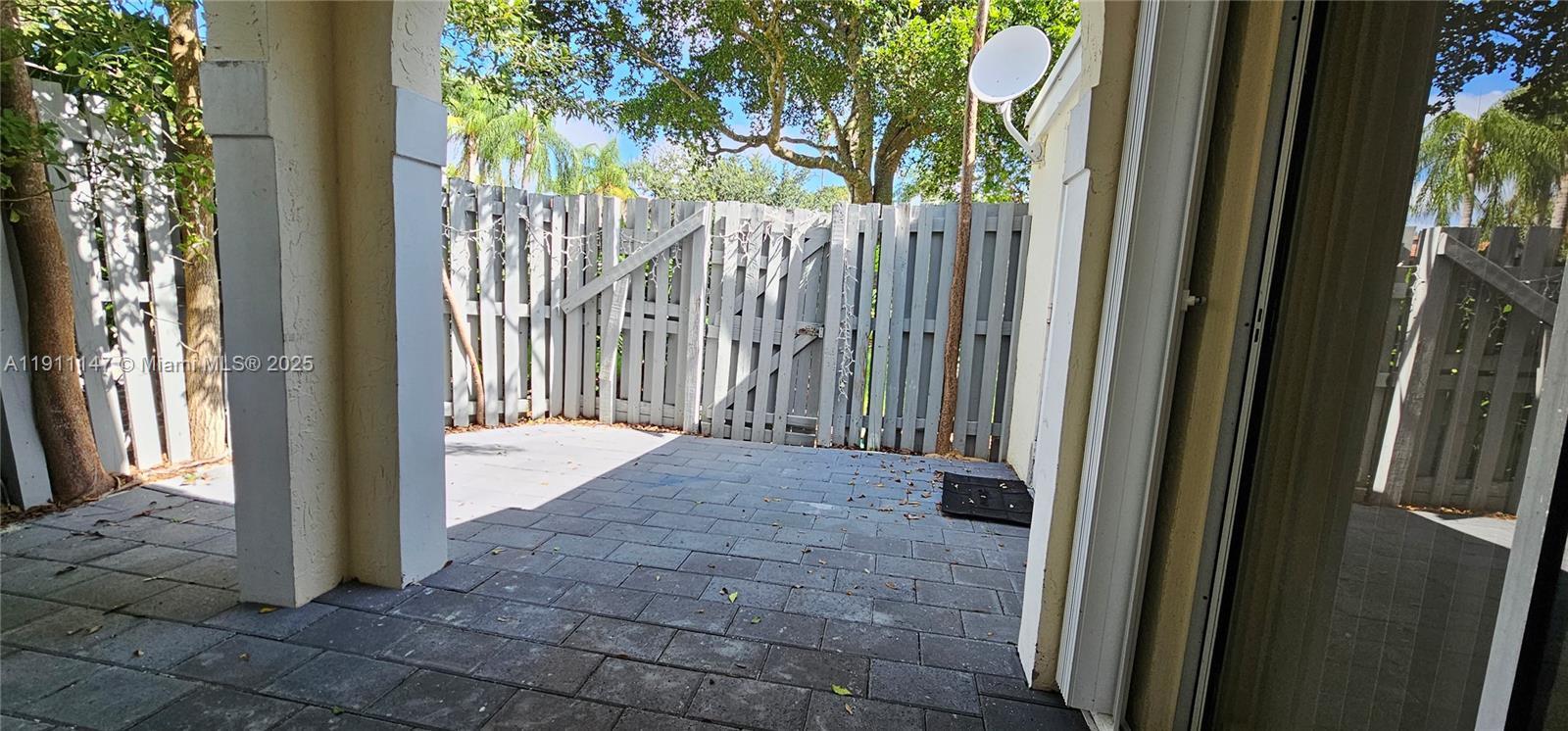 2025 SO FLO Real Estate Group 1464 Springside Dr Weston - 1464 Springside Dr