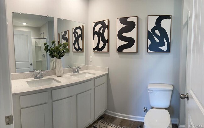 Building Photo - 6006 Singleton St