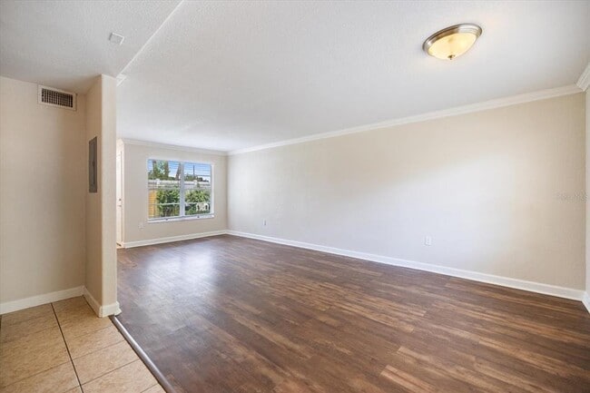 Building Photo - 960 Highland St