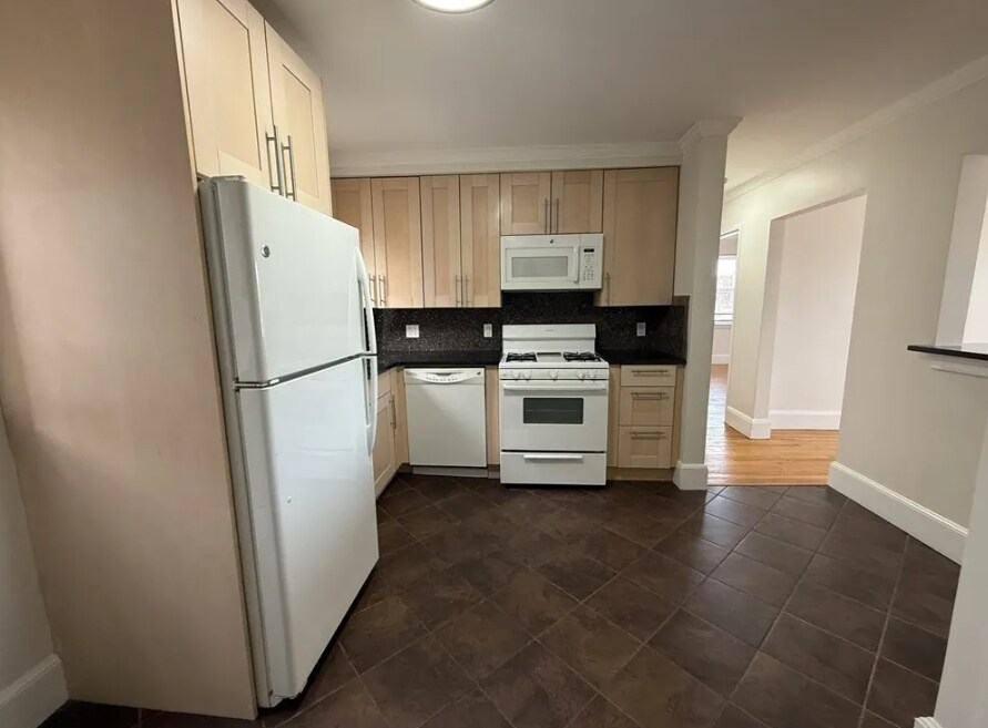 Building Photo - 491 Arborway