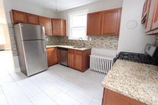 Building Photo - 3556 Beechwood Blvd