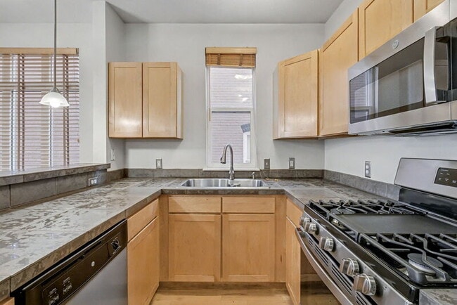 Building Photo - 1655 N Humboldt St