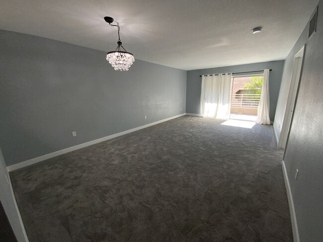 Building Photo - 1908 Tierra Vista Dr