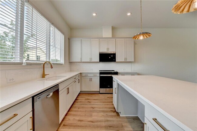 Building Photo - 430 Argosy Pk Cir