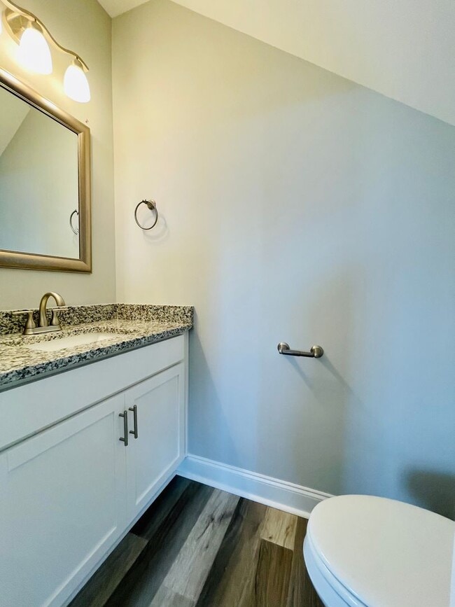 Building Photo - Adorable 2bd/2.5ba cottage in downtown Aynor - Ready for move in!!