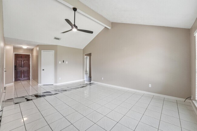 Building Photo - 7115 Tara Blue Ridge Dr