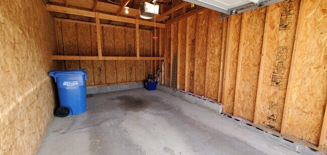 Building Photo - 1354 Fox Pointe Cir