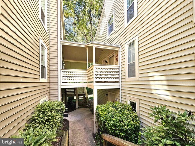 Building Photo - 7660 Willow Point Dr