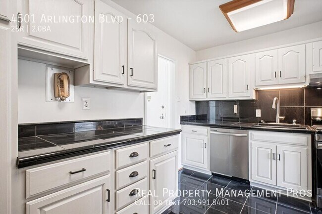 Building Photo - 4501 Arlington Blvd