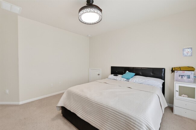 Building Photo - 6215 Prince Pl Dr