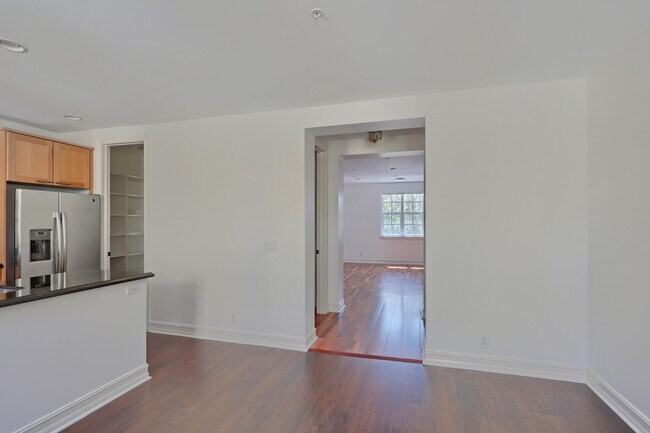 Building Photo - 343 Flamingo Dr